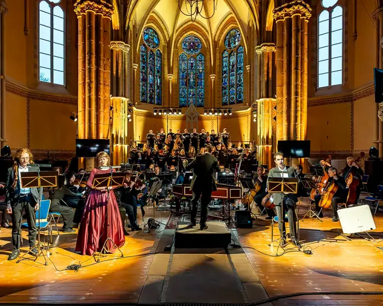 Osterkonzert in der Lukaskirche mit Orchester, Chor und Solistin